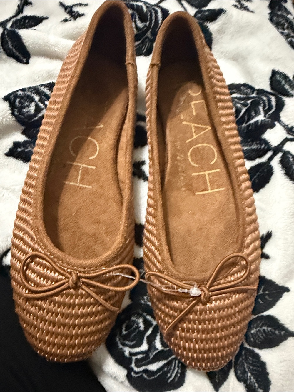 CoWomen's Tan Woven Ballet Flats